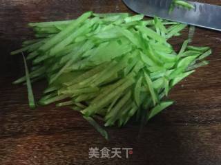 青萝卜丝炖虾的做法步骤：2