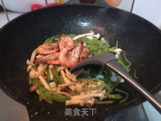 青萝卜丝炖虾的做法步骤：11