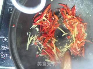 芹菜牛肉的做法步骤：2