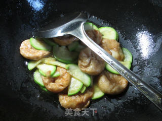 油面筋炒西葫芦的做法步骤：7