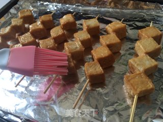 香烤黑胡椒鱼豆腐的做法步骤：3