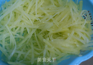 洋葱拌土豆丝的做法步骤：4