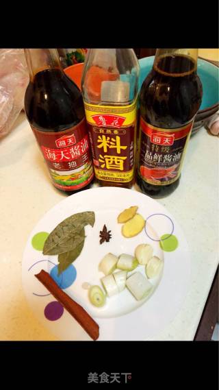 酸菜土豆炖排骨的做法步骤：1