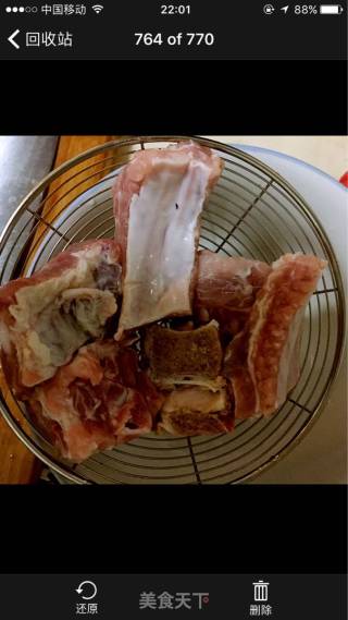 酸菜土豆炖排骨的做法步骤：2