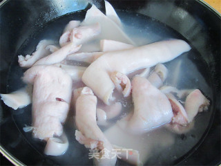 荷韵意境肉皮冻的做法步骤：2