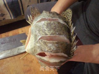 清蒸鳜鱼（私房菜—1）的做法步骤：2