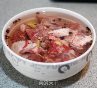 电饭煲焖出的异域美味--手抓羊肉饭的做法步骤：1