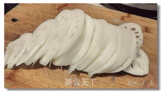 红油藕片的做法步骤：1