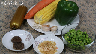 什锦炒饭的做法步骤：2