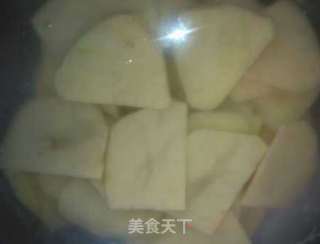 【桃李厨艺】干锅土豆片－土豆这样做比干炒土豆丝好吃一百倍的做法步骤：1