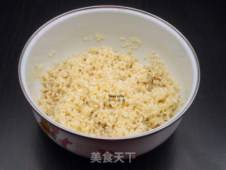 虾米腊肠蒸饭的做法步骤：3