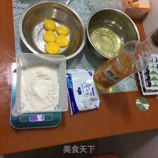 8寸黑芝麻夹心戚风蛋糕的做法步骤：2