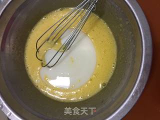 8寸黑芝麻夹心戚风蛋糕的做法步骤：5