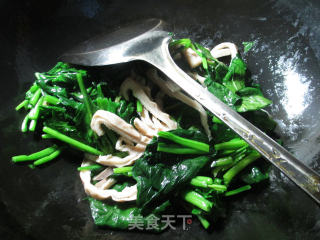 猪肚炒菠菜的做法步骤：4