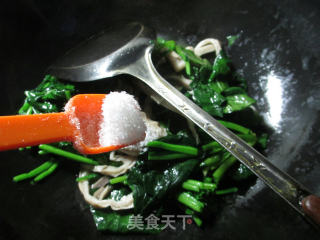 猪肚炒菠菜的做法步骤：6