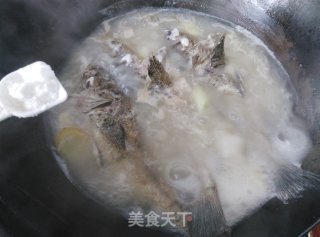 奶白黑鱼汤的做法步骤：7