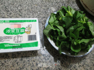 油菜蕻煮豆腐的做法步骤：1