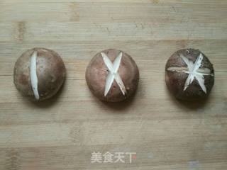 油菜香菇的做法步骤：1
