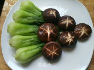 油菜香菇的做法步骤：4