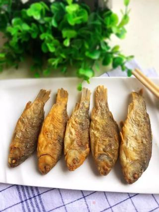 干炸小鲫鱼的做法步骤：6