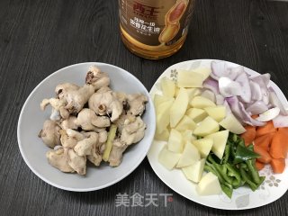 咖喱土豆鸡块的做法步骤：1