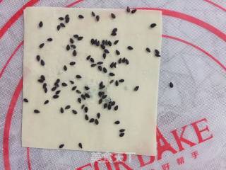 芝麻脆饼的做法步骤：1