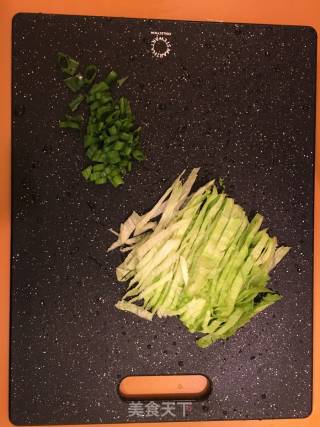 免治牛肉窝蛋粥的做法步骤：3