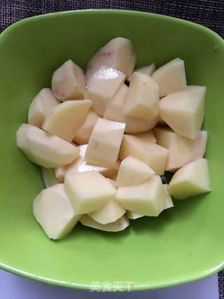 土豆红烧肉的做法步骤：13