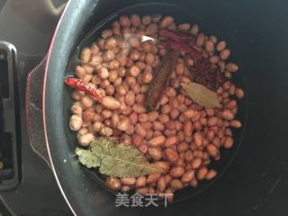 五香花生米的做法步骤：4