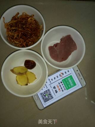 鳄龟干炖虫草花汤的做法步骤：3
