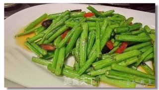 炝炒茼蒿杆的做法步骤：5