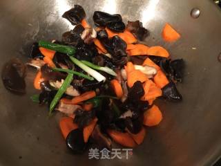 什锦鱼片砂锅的做法步骤：3