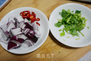 老醋花生米的做法步骤：2