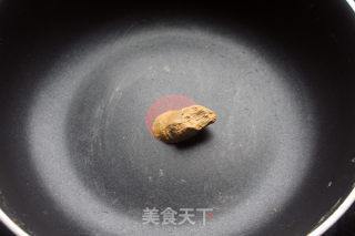 如何做出奶白色鱼汤的做法步骤：3