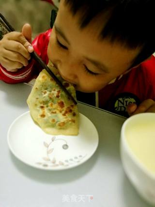 韭菜合子的做法步骤：2