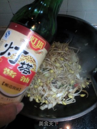 炒黄豆芽的做法步骤：7