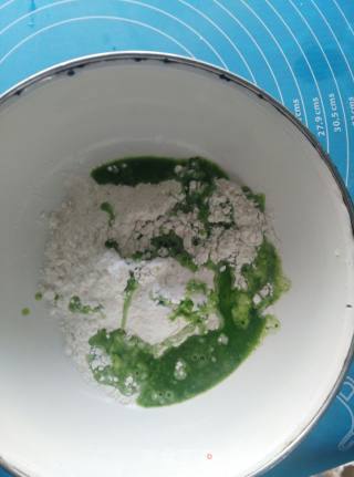 翡翠白菜水饺的做法步骤：1