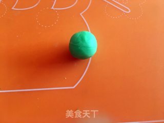 “冬季里的新鲜蔬菜“——苹果派（翻糖膏蔬菜）的做法步骤：13