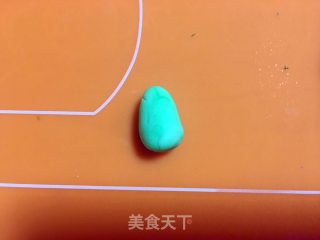 “冬季里的新鲜蔬菜“——苹果派（翻糖膏蔬菜）的做法步骤：17