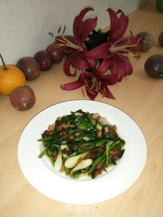 腊肉炒葱的做法步骤：5