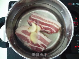 【酸菜汆五花肉】的做法步骤：1
