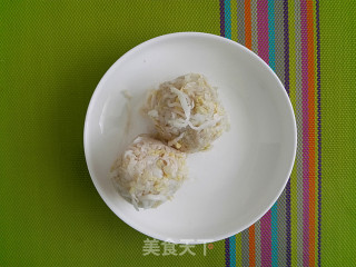 【酸菜汆五花肉】的做法步骤：2