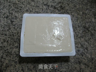 白菜油面筋煮豆腐的做法步骤：2