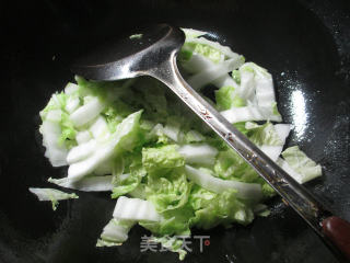白菜油面筋煮豆腐的做法步骤：4