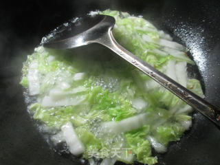 白菜油面筋煮豆腐的做法步骤：5