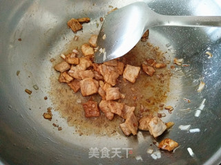 【口蘑胡萝卜炒肉】的做法步骤：5