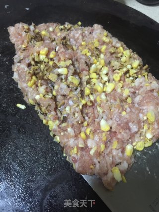 香菇玉米蒸肉饼的做法步骤：3
