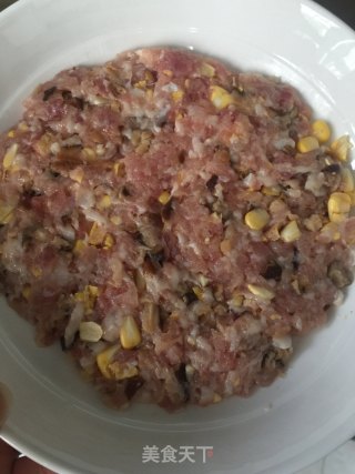 香菇玉米蒸肉饼的做法步骤：6