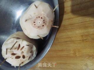 桂花蜜汁红糖藕的做法步骤：4