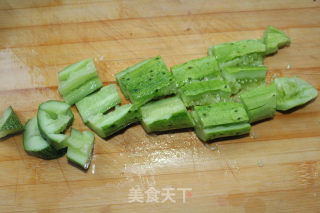 虫草花拌黄瓜木耳的做法步骤：2